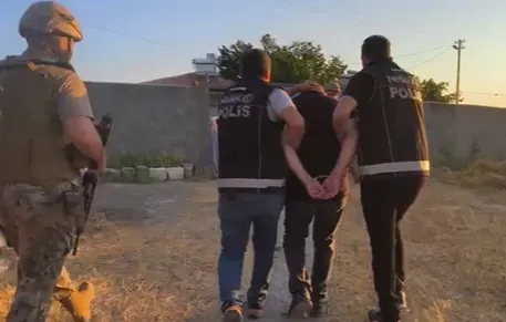 Kayseri sokaklarında İHA destekli uyuşturucu baskını