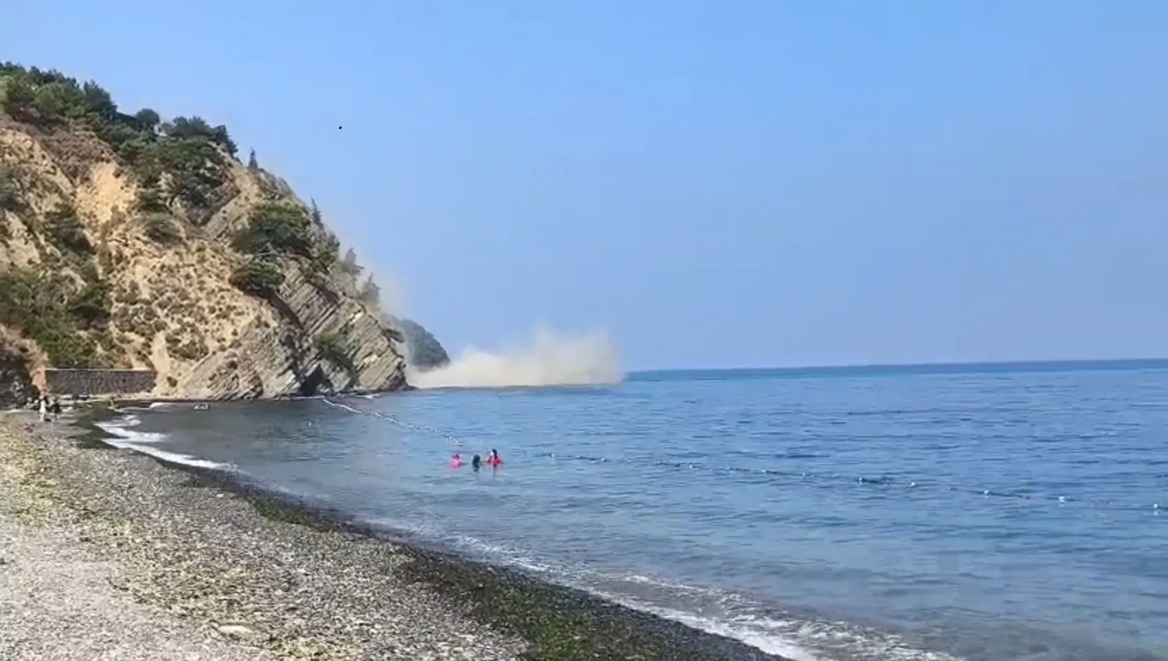 Mudanya kıyısında heyelan korkusu