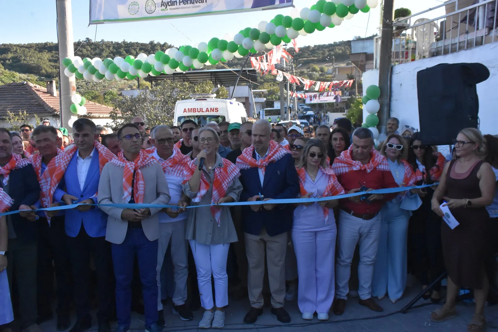 AK Parti'li İnan'dan Menemen'de sert cevap Milletin iradesine parmak sallayamazsın