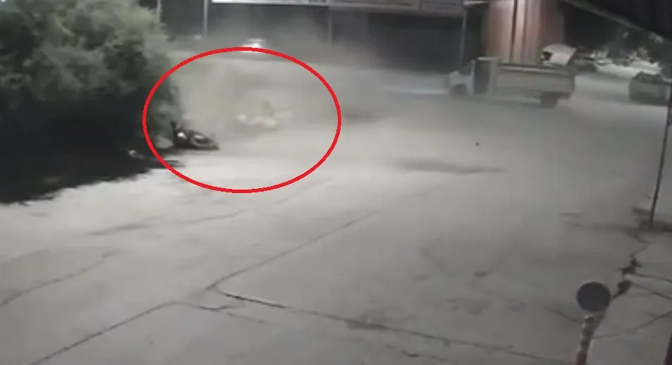 Polatlı'da motosiklet kazası kameraya yansıdı