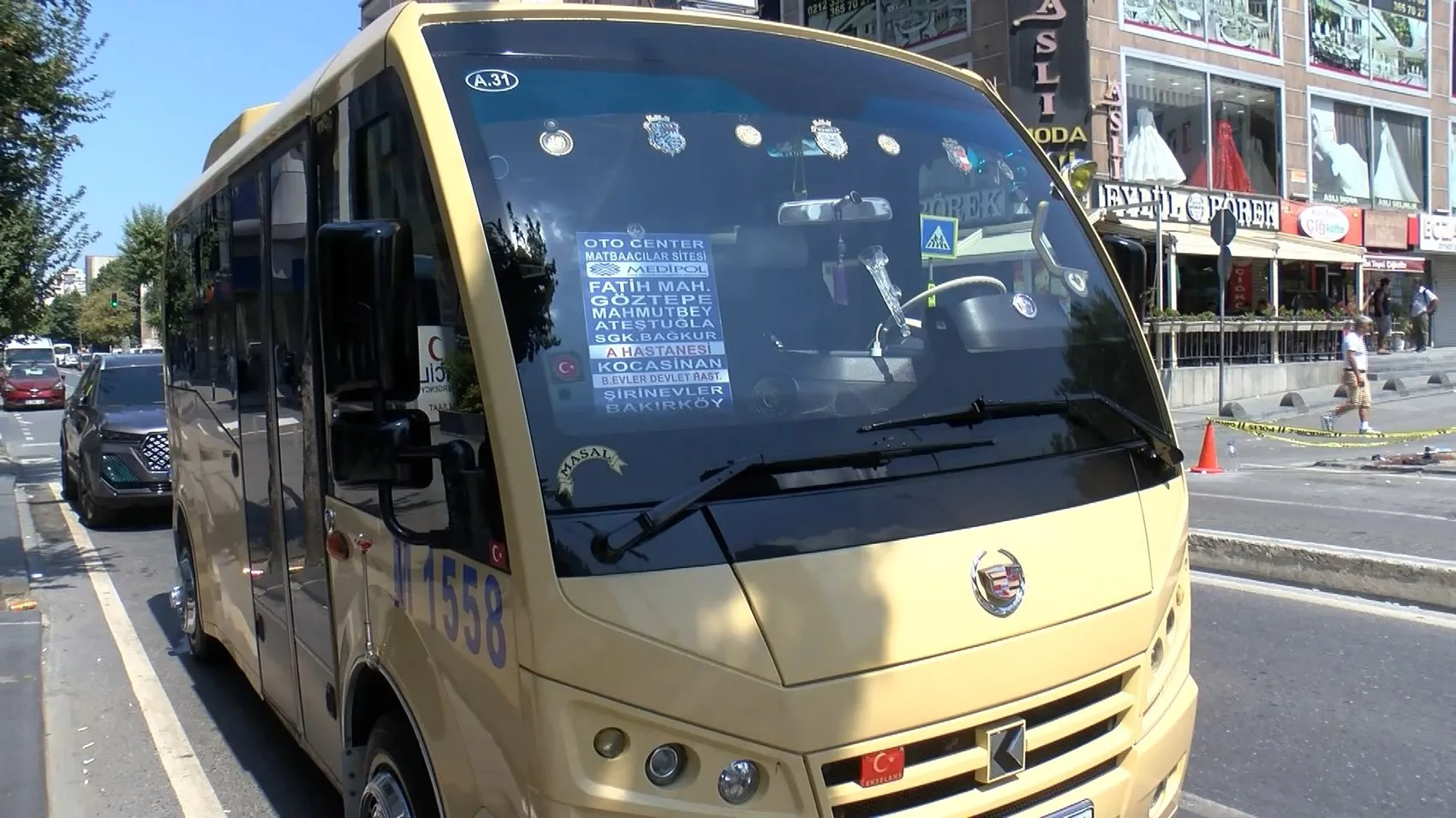 Bahçelievler'de minibüs durağında silahlı saldırı