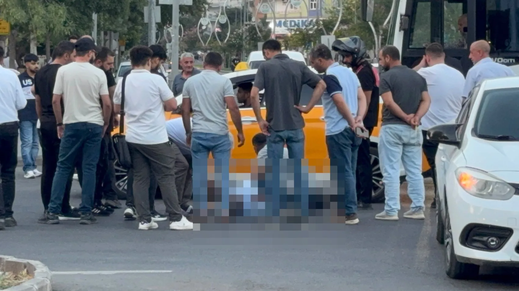 Diyarbakır Bağlar'da bisikletli vatandaş yaşam mücadelesi veriyor