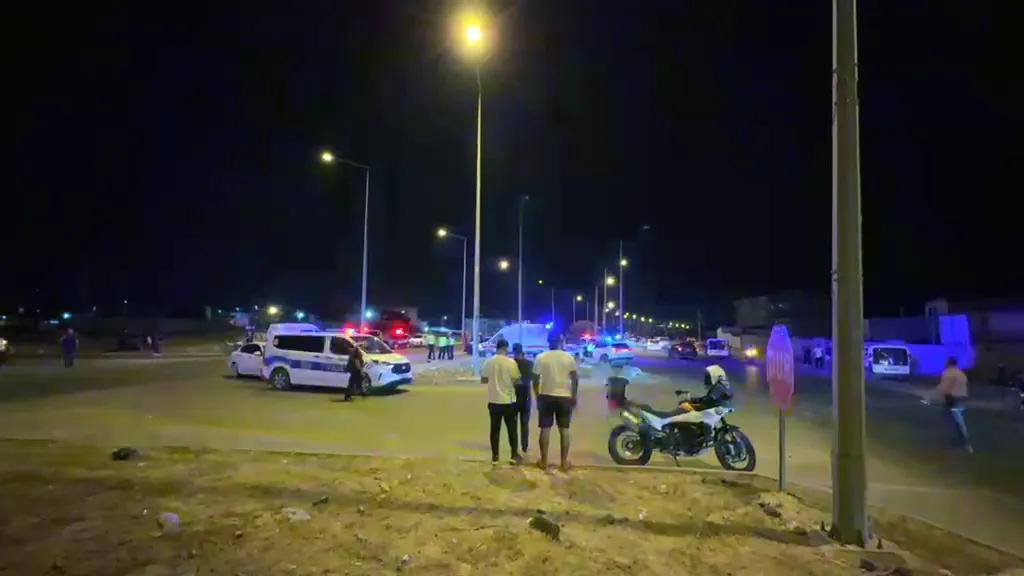 Düğün konvoyunda kanlı kavga