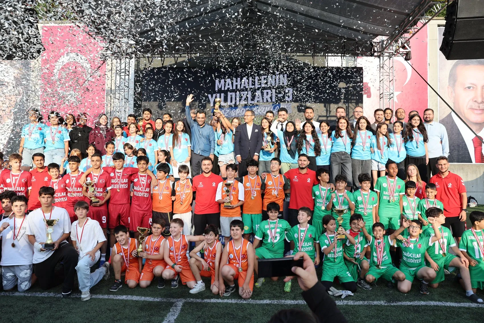 Bağcılar’da Yaz Spor Okulları Kupa Töreniyle Sona Erdi
