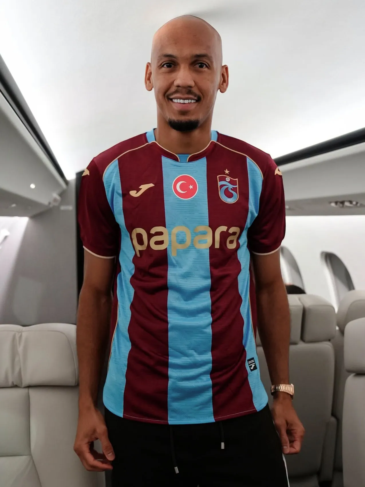 Fabinho bordo mavili formayla Trabzon'a geliyor