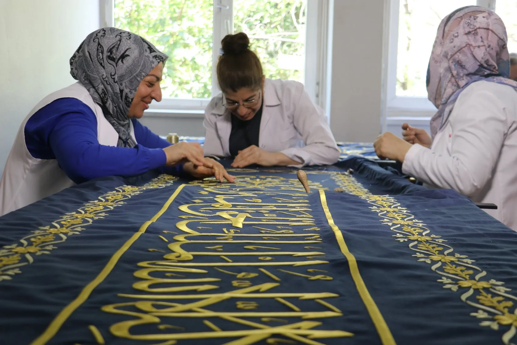 3. Selim’in Türbe Örtüsü Diyarbakır’da İnce İnce İşleniyor