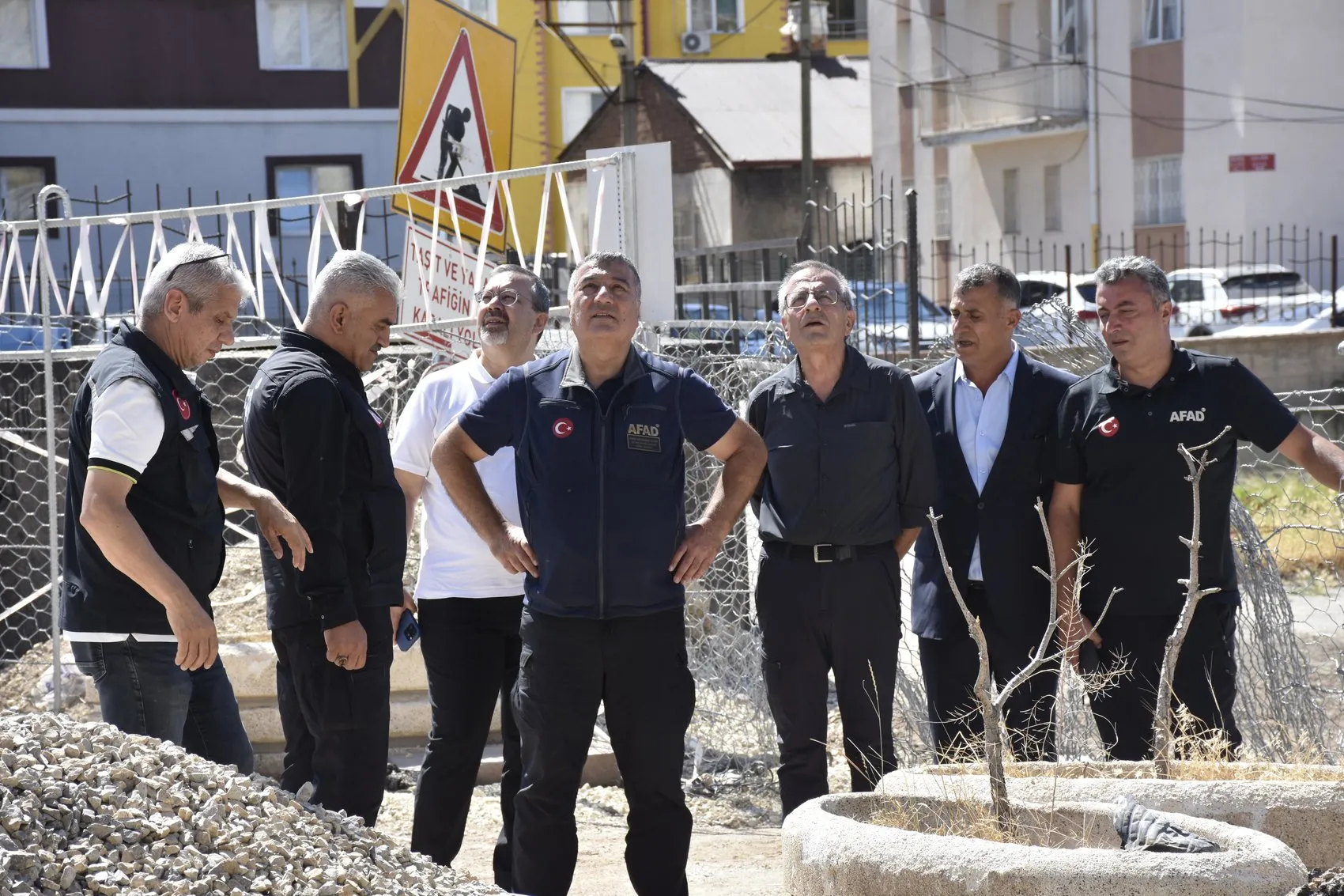 Sivas Yukarı Tekke’de dev kayalıklar çelik ağlarla korumaya alındı