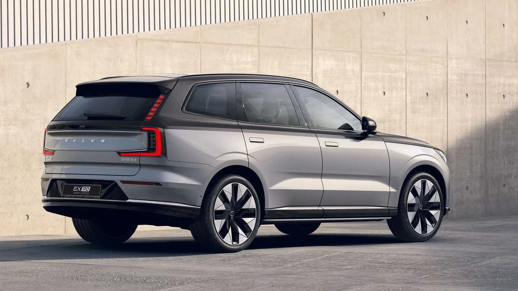 Yeni Volvo modelleri kaza ve yayaları birbirlerine haber verecek