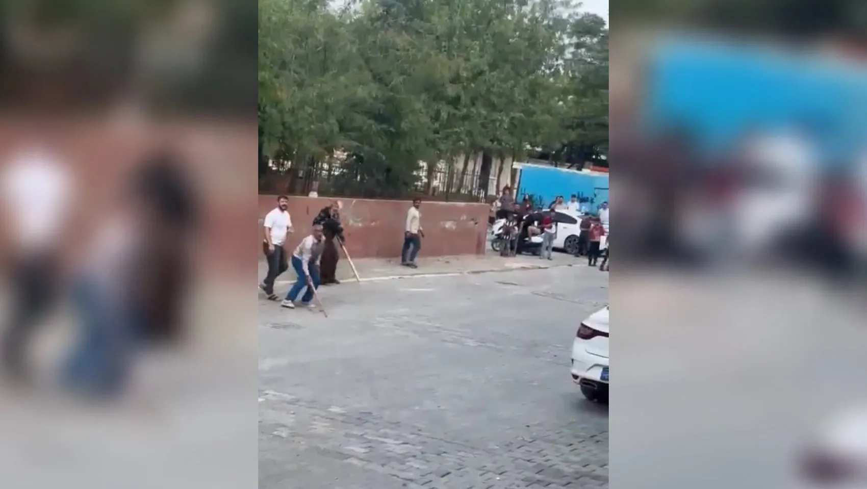 Yemek sofrasında taşlı sopalı baskın Şanlıurfa’da 6 kişi yaralandı