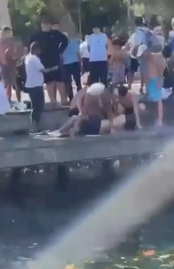 Bebek Sahili'nde turisti baygın halde sudan çıkardılar, ilk müdahaleyi hemşire yaptı