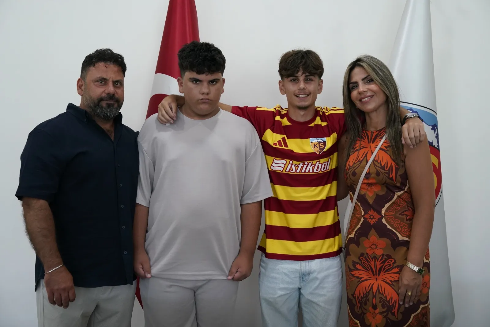 Altyapıdan çıkan Mikail Kulaksız, Kayserispor'un profesyoneli oldu