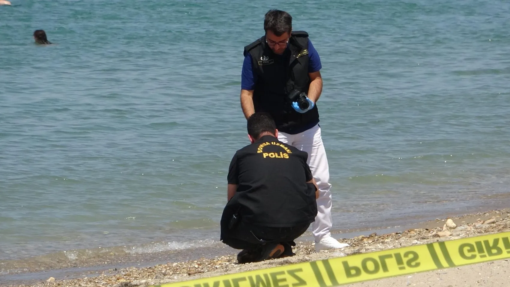 Çanakkale plajında denize girenleri korkutan tarihi mühimmat