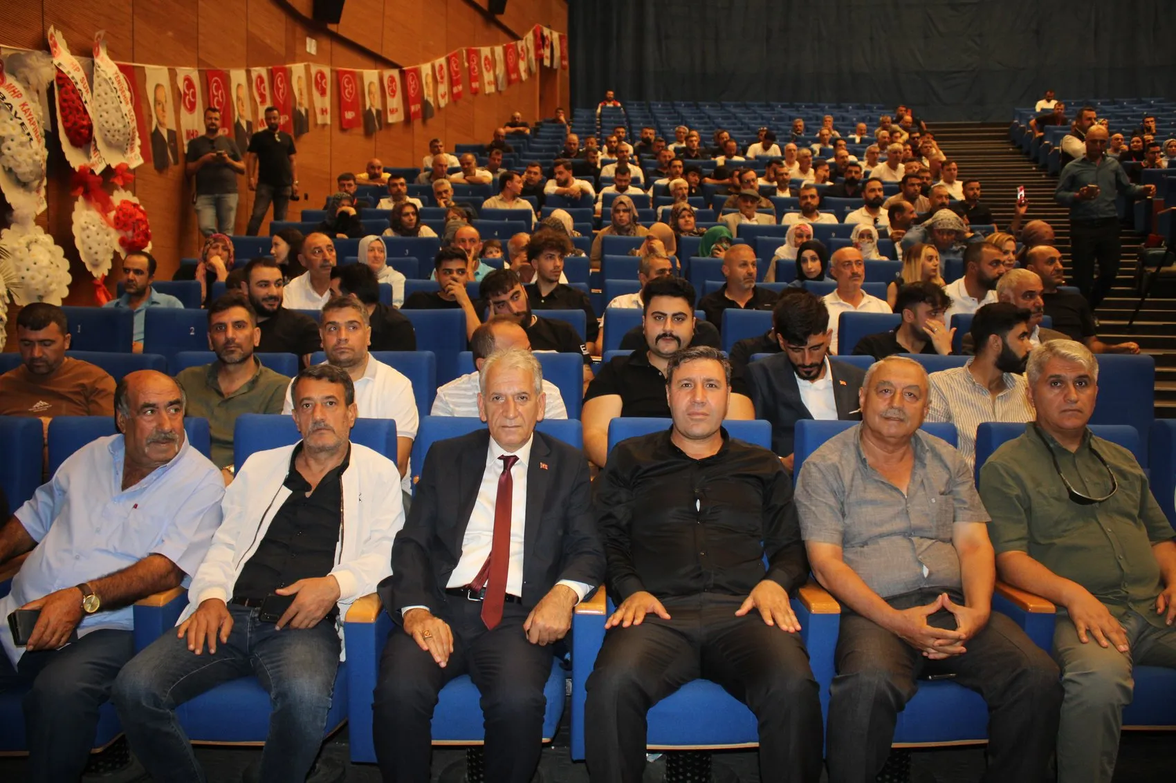 MHP Diyarbakır'da kongresini yaptı Osmanağaoğlu'ndan 'kapılar içinde kapılar' vurgusu