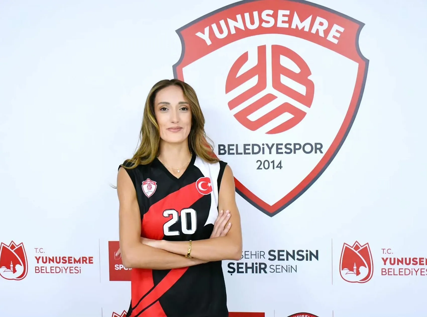 Yunusemre Belediyespor kadrosunu milli smaçörle güçlendirdi