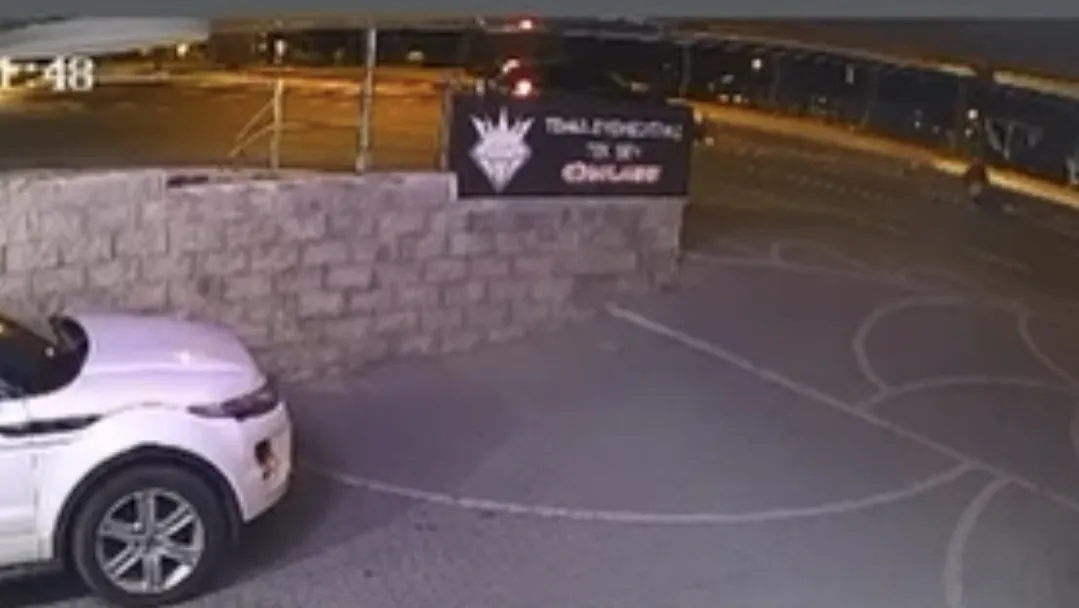 Beylikdüzü'ndeki kaza güvenlik kamerasına saniye saniye yansıdı