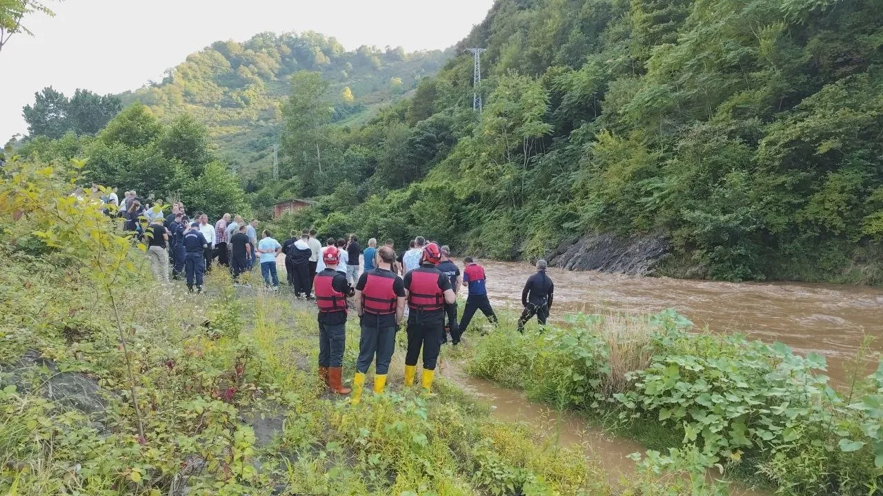 Giresun sel felaketiyle sarsıldı anne ve iki kızı kayıp