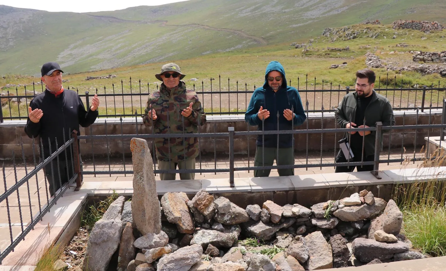 Erzurum'da 30 Ağustos coşkusu: Allahuekber Dağları'nda duygusal anlar