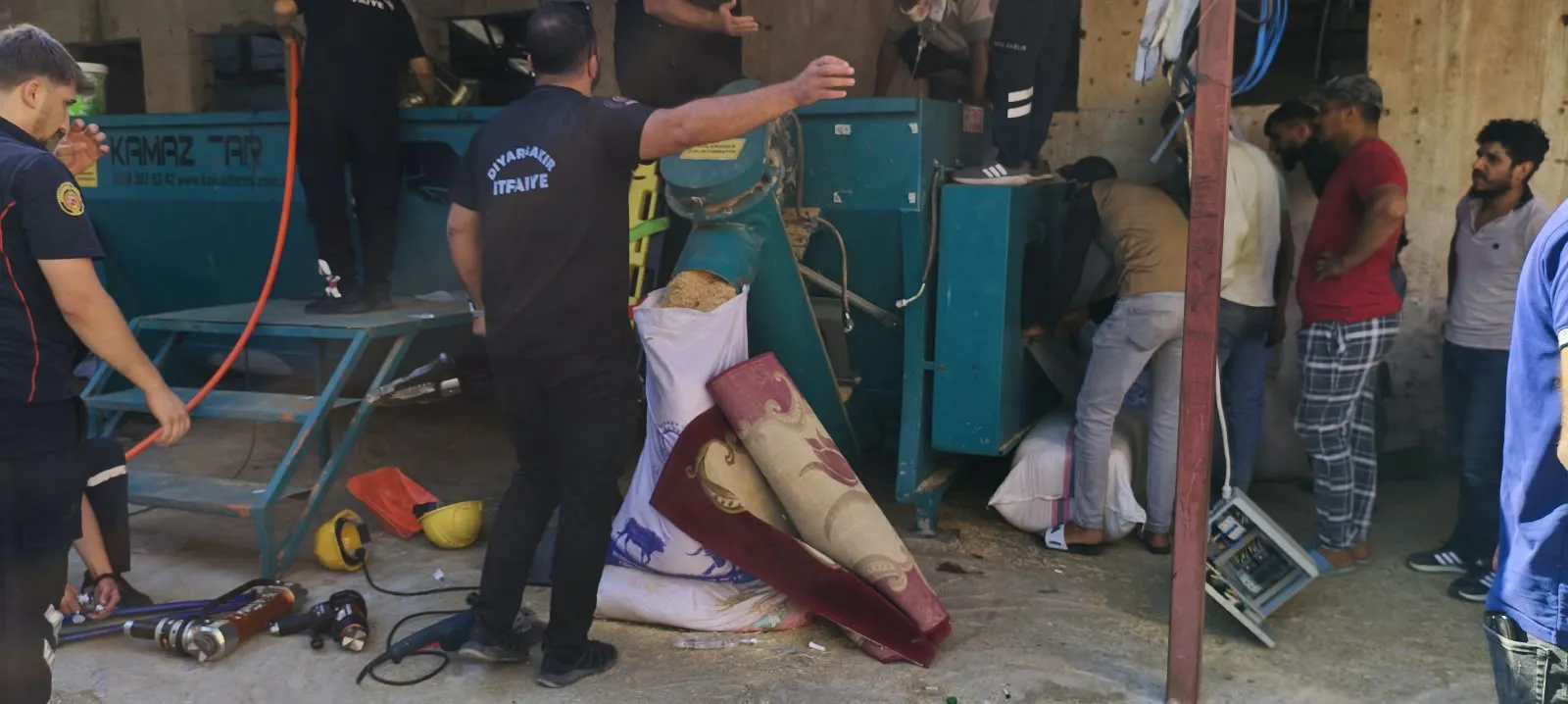 Diyarbakırda fabrikada iş kazası Makineye kapılan işçi ağır yaralandı