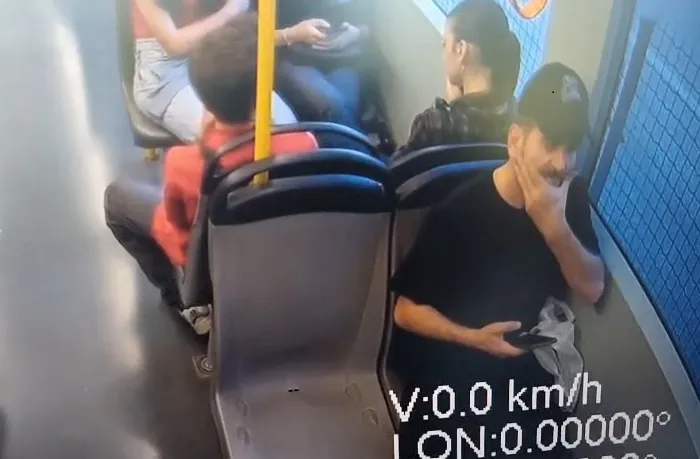 Bursa'da tırmanarak evlere giren hırsız yakayı ele verdi