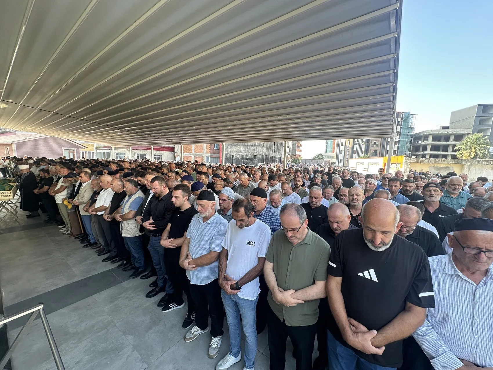 Dalgalara karşı koyamadılar İki kardeşin cenazesi toprağa verildi
