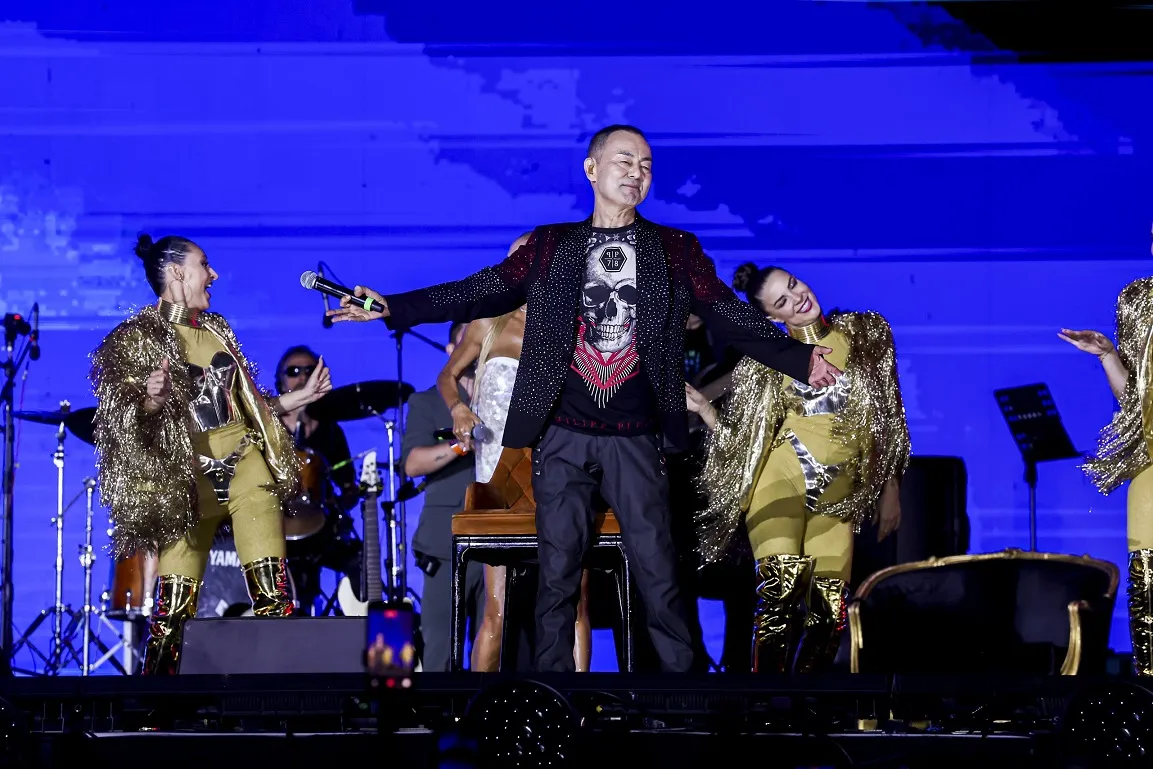 İstanbul Festivali Serdar Ortaç şarkılarıyla yankılandı
