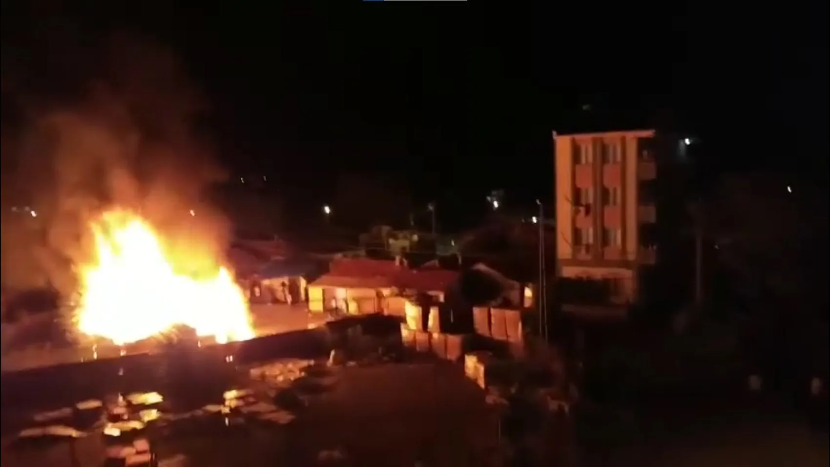 Keşan'da gece yarısı korkutan yangın