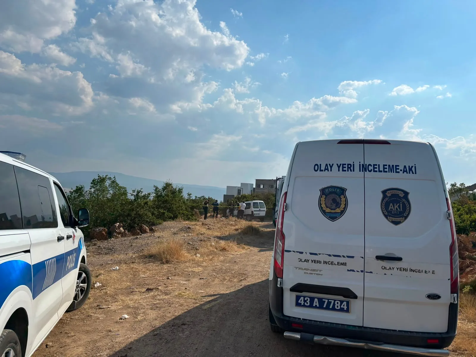 Tavşanlı'da şüpheli ölüm Otomobilinin yanında cansız bulundu