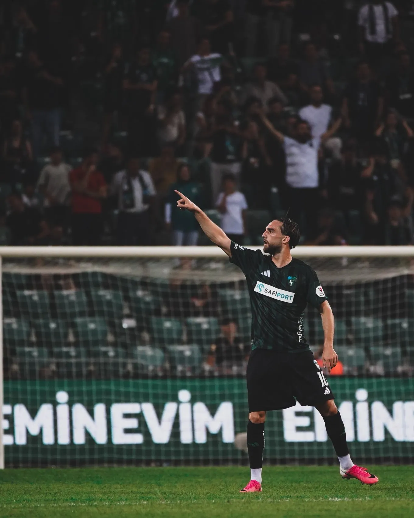 Kocaelispor ilk galibiyetini Amed karşısında aldı