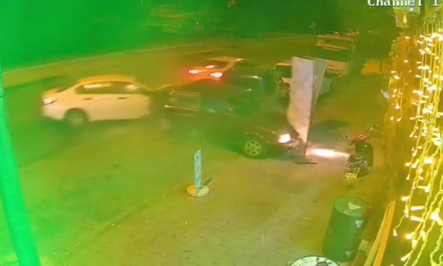 Denizli’de alkollü sürücünün kaçışı dört araca mal oldu