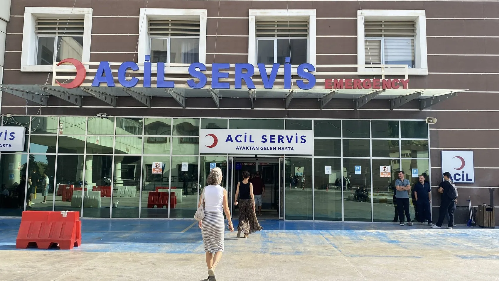 Cem Yılmaz'dan hastane odasında ilk mesaj: Sağlık durumuyla ilgili doktorundan sevindiren açıklama geldi