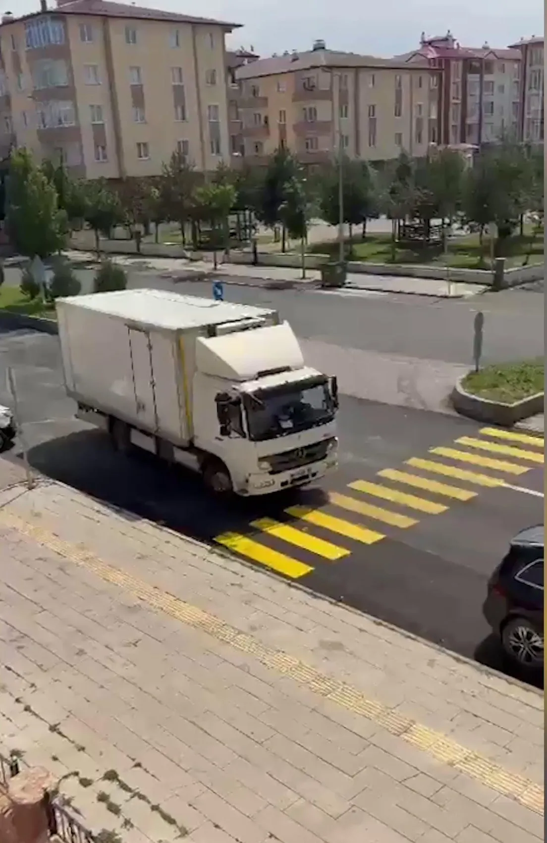 Erzurum'da düğün konvoyunda havalı korna çalan sürücüye ağır ceza