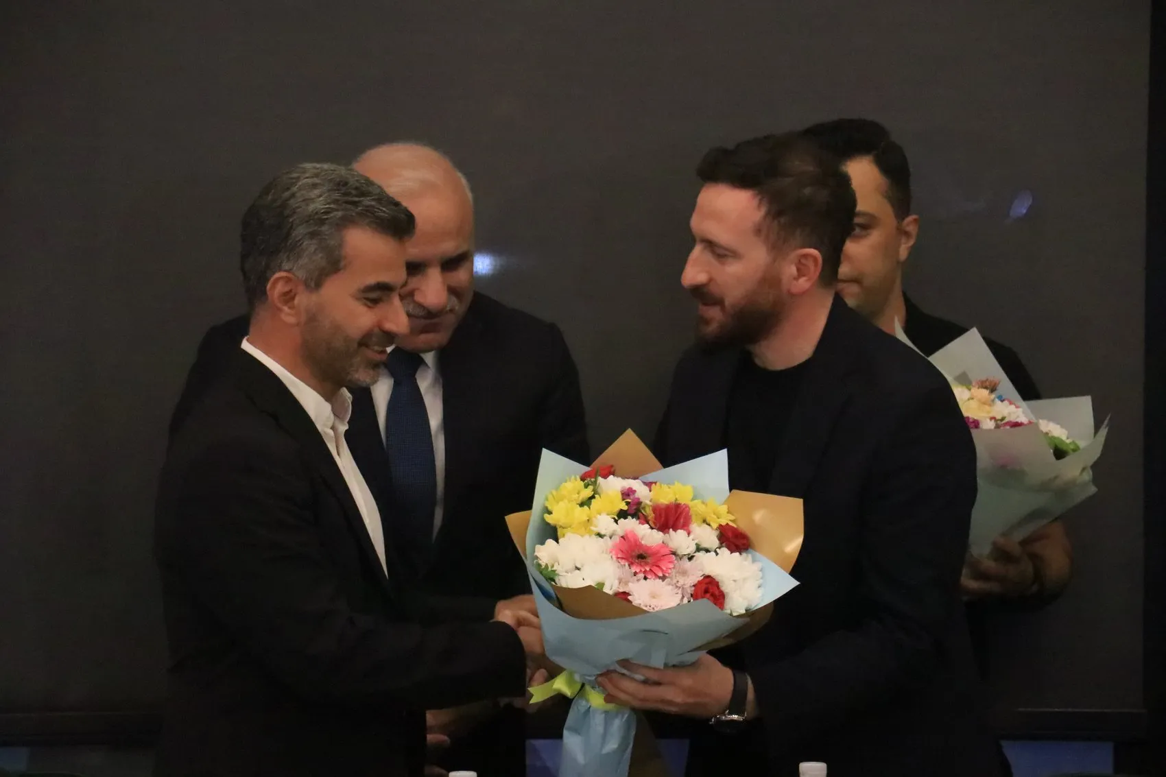 Amedspor ve Erzurumspor karşılaşma öncesi sahayı değil dostluğu seçti