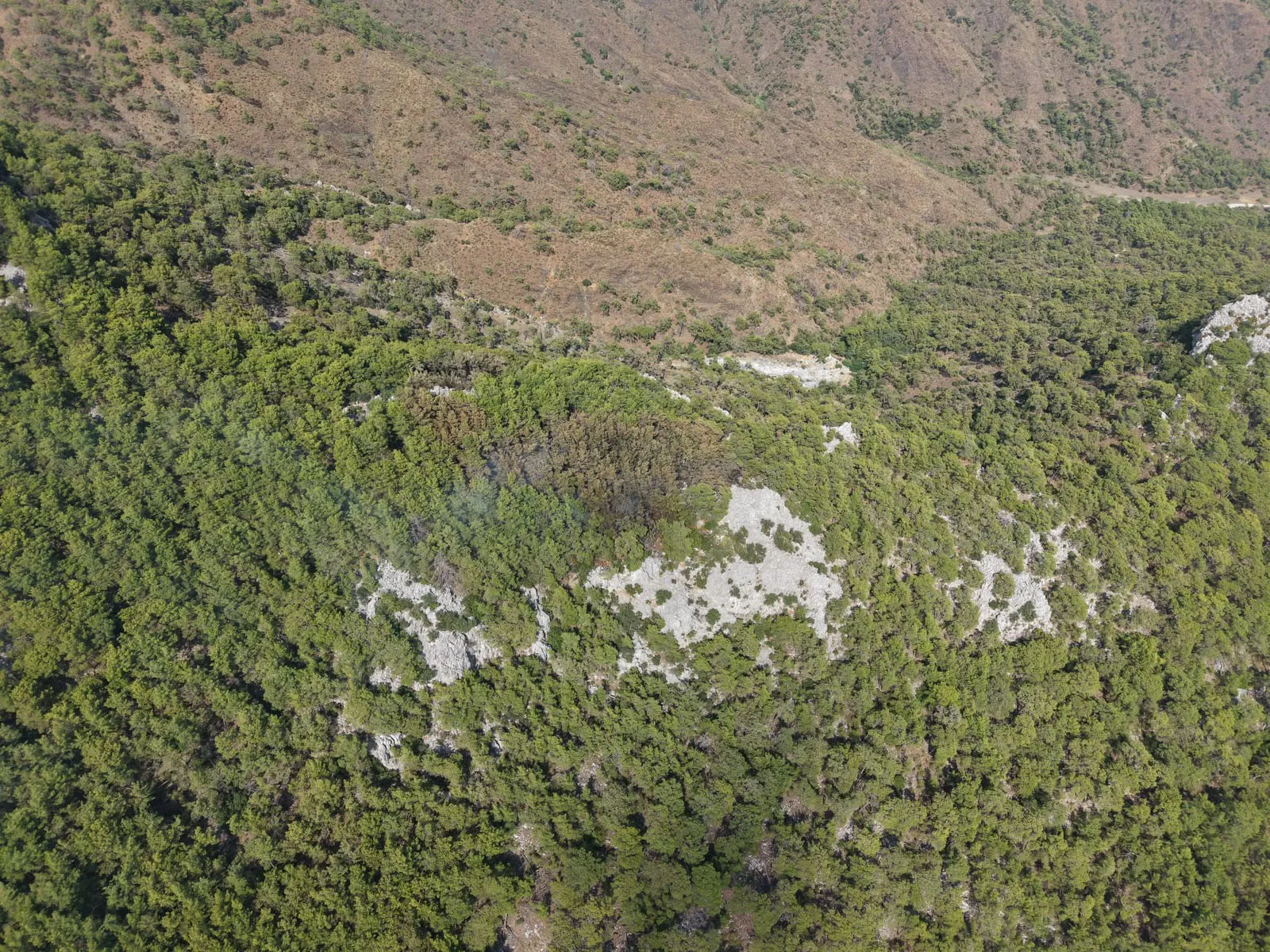 Kemer'de Çıralı yangını kontrol altına alındı