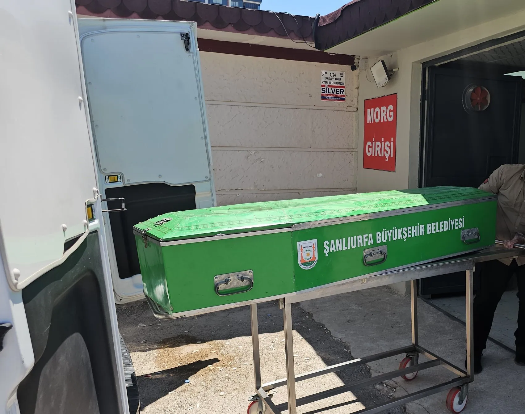 Şanlıurfa'da 16 yaşındaki genç balkondan düşerek hayatını kaybetti