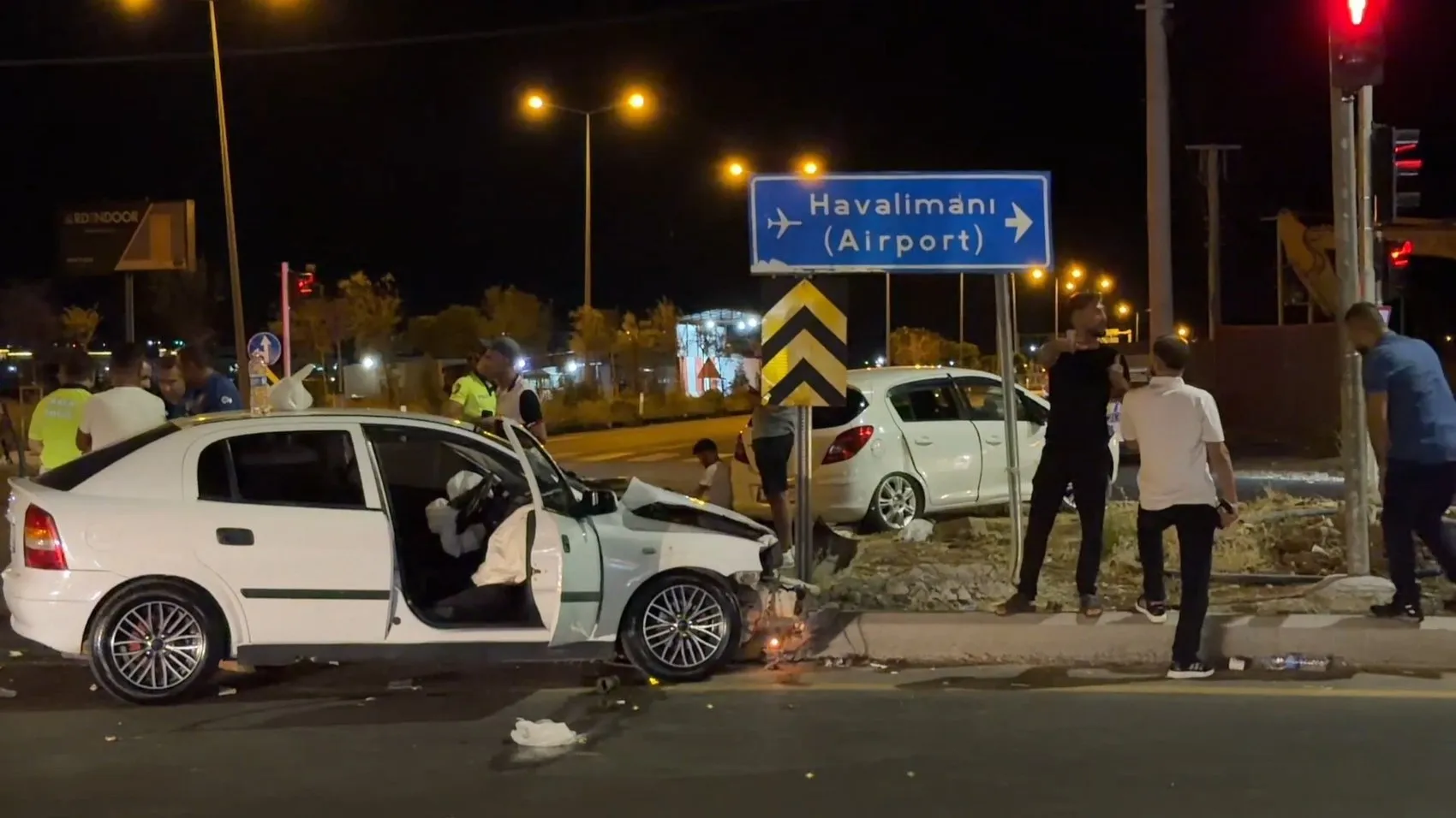 Diyarbakır'da kavşak kazası 7 yaralı