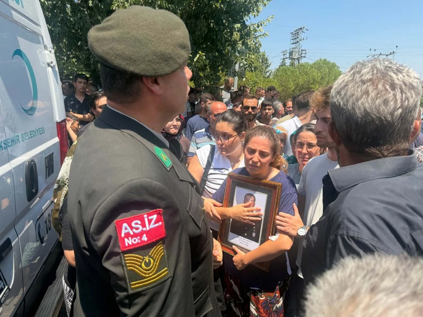 Manisa evladını gözyaşlarıyla son yolculuğuna uğurladı