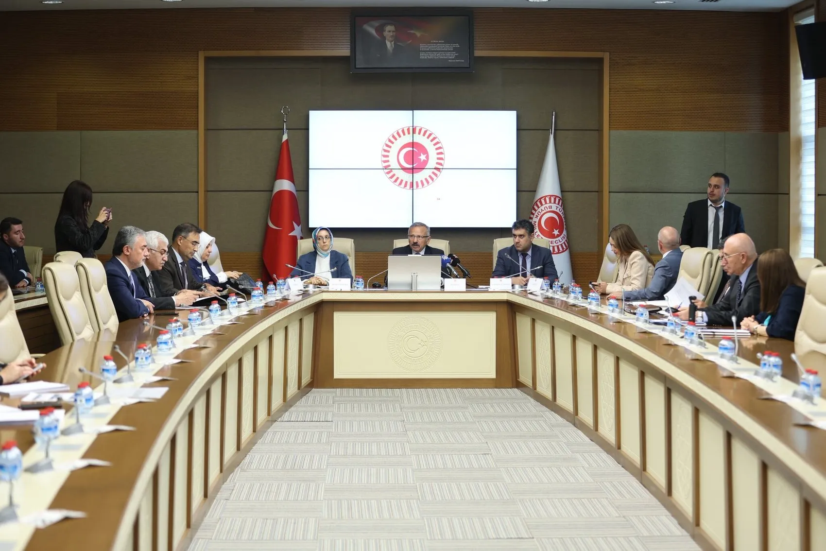 Okullarda şiddete karşı çözüm arayışı Dijital güvenlik ve silahlanma masada