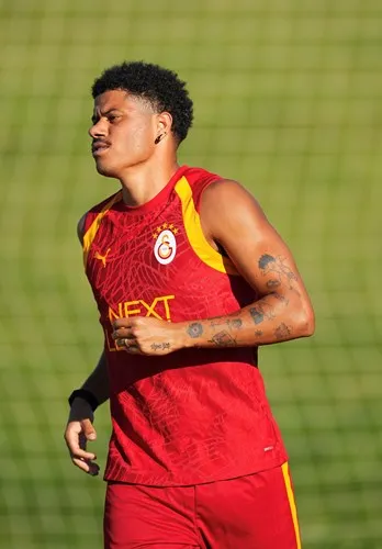 Galatasaray Erzurumspor maçı için taktik çalışmalara odaklandı