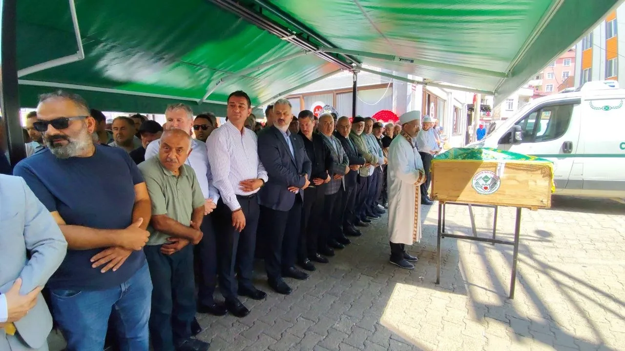 Giresun selinde hayatını kaybeden 16 yaşındaki Muhammed toprağa verildi