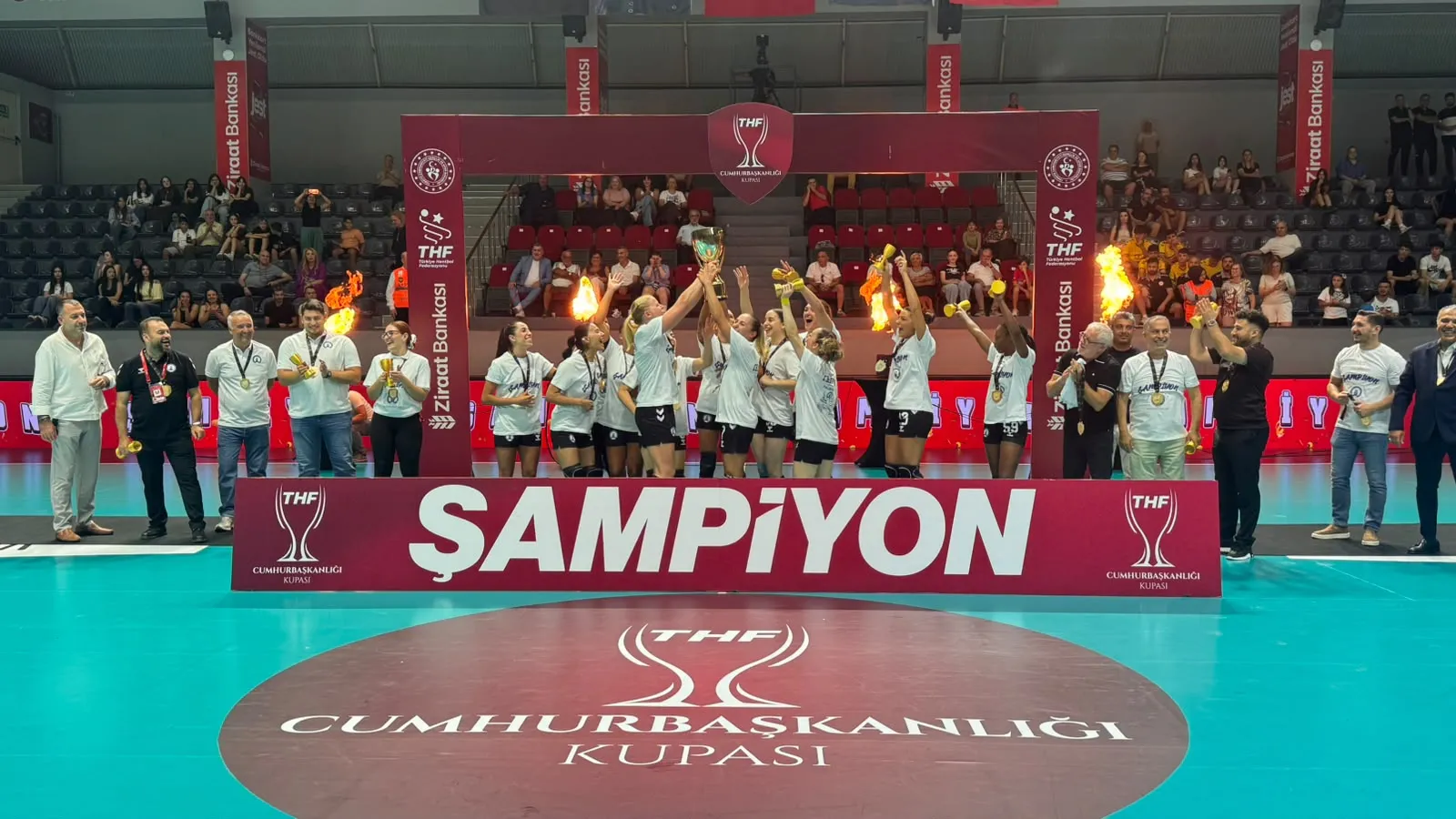 Hentbolun ilk Cumhurbaşkanlığı Kupası Yalıkavak'ın