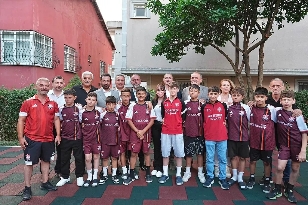 Sancaktepe'de 14'üncü spor salonu kapılarını açtı