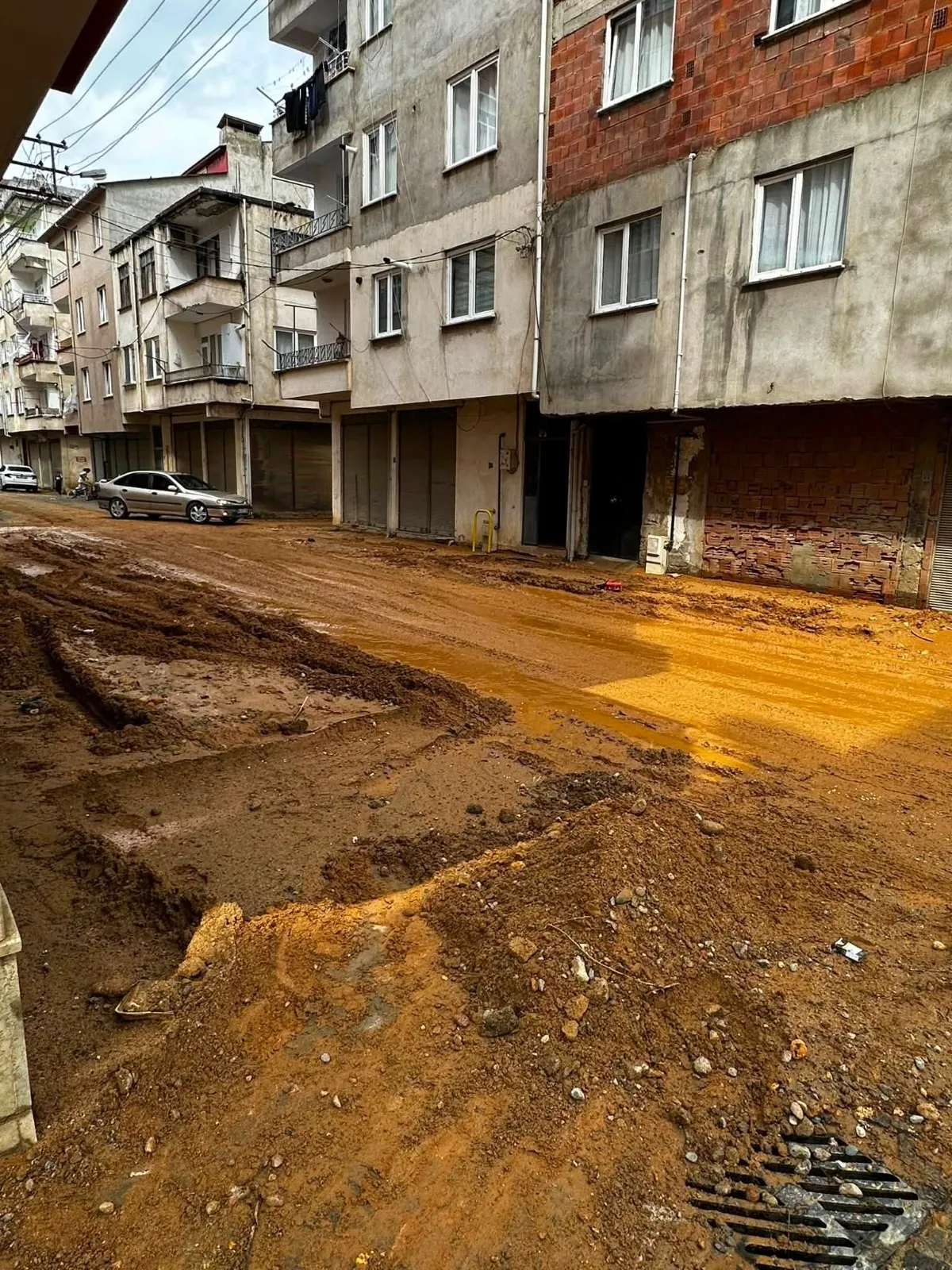 Giresun'da sel felaketi: Çınarcık Deresi'nin taşma anı dehşete düşürdü