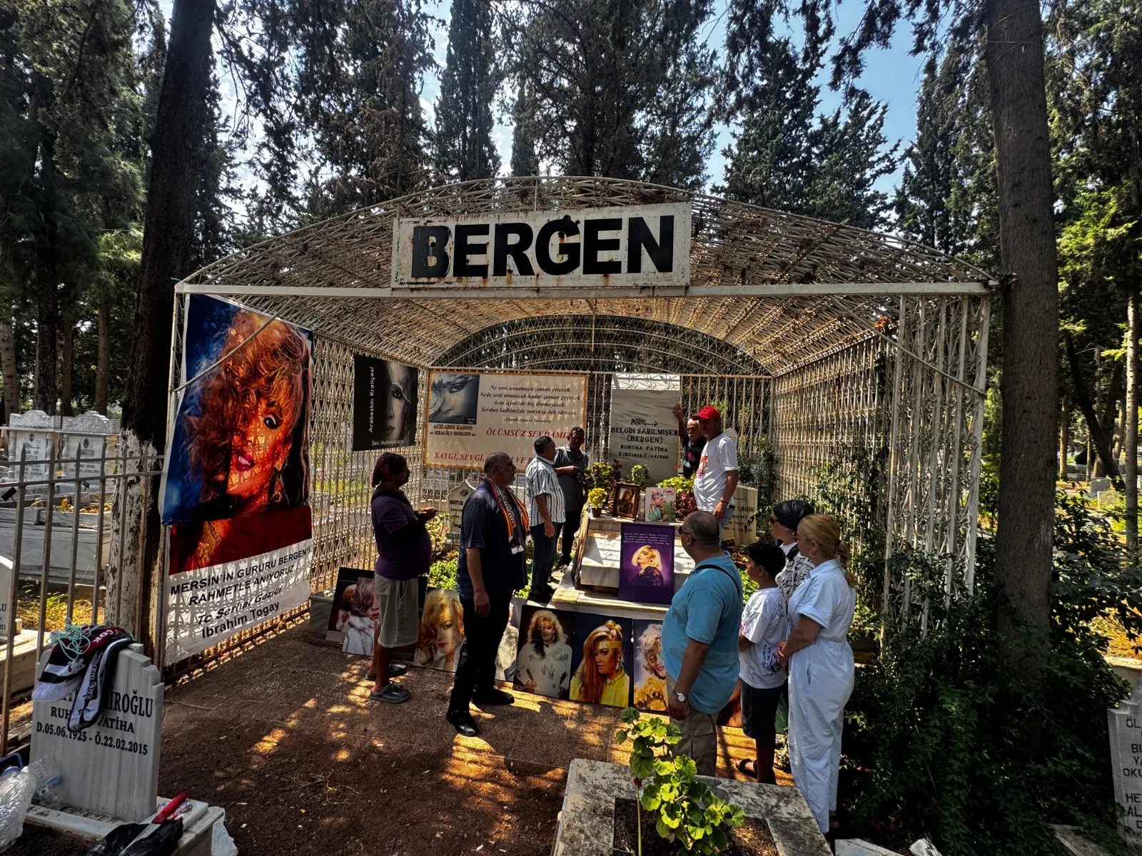 Acıların sesi Bergen Mersin'de mezarı başında anıldı