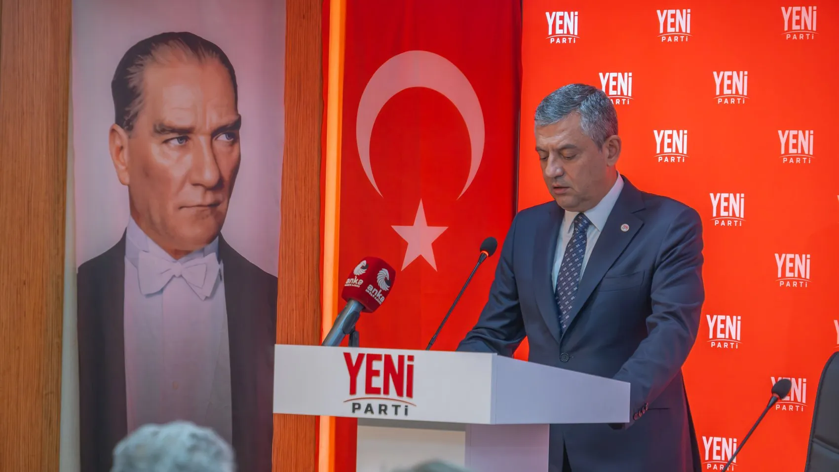 Siyasette rekorlar altüst oldu: 18 günde 600 bin üye, 539 milyon liralık dev bütçe