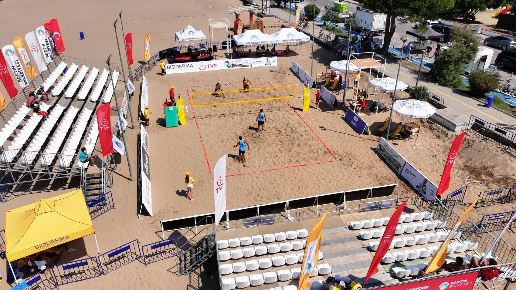 İnkumu'nda 3 gün sürecek plaj voleybolu şöleni başladı