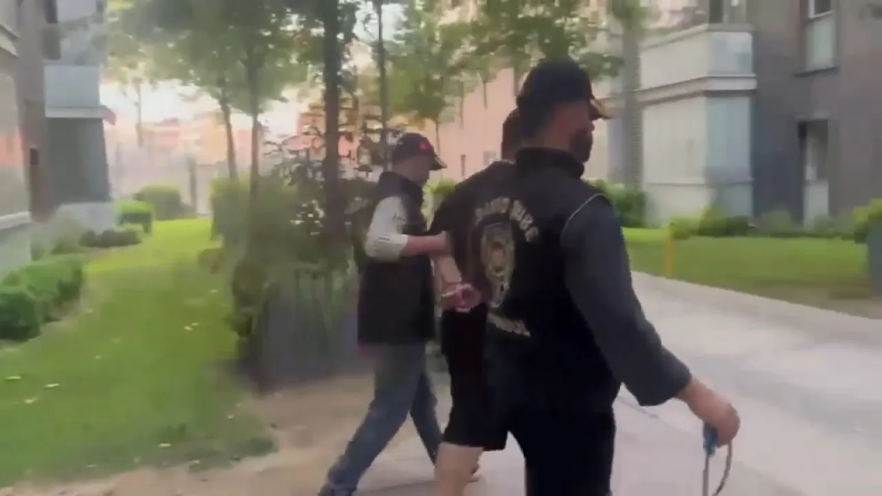 Masaj salonu görünümlü fuhuş çetesine polis baskını