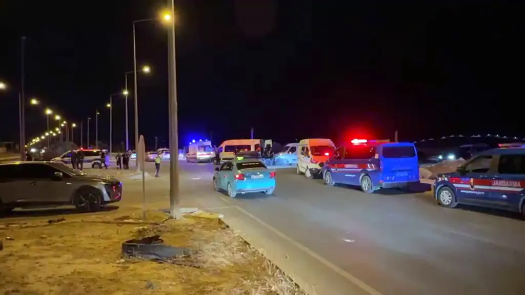 Düğün konvoyunda kanlı kavga