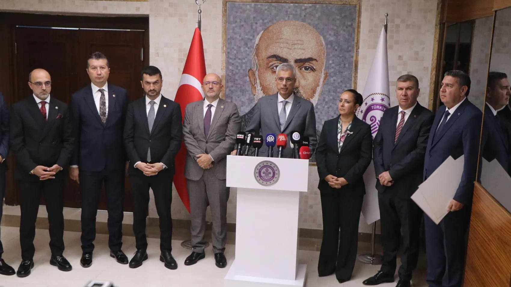 Sağlık çalışanlarına hastanelerde 24 saat kreş dönemi başlıyor