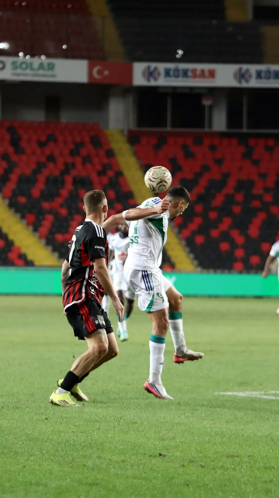 İki golle devreyi kapattı, son dakikada kendi kalesine attı Rizespor Gaziantep'ten 3 puanla döndü