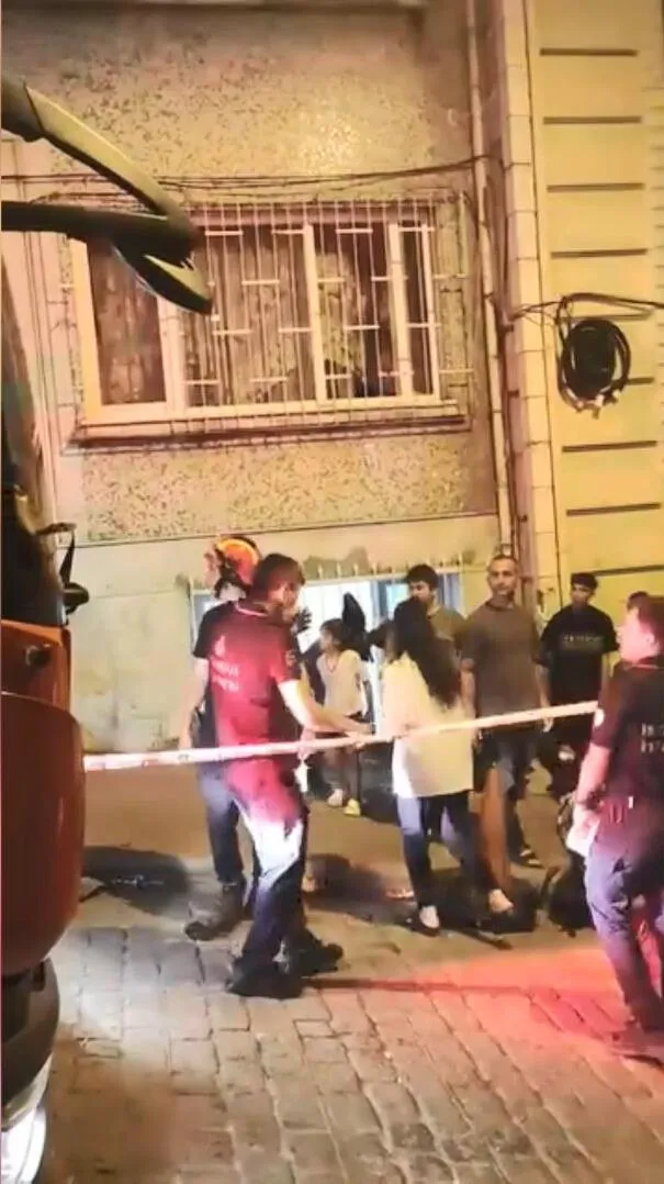 Beyoğlu’nda bir daireden gelen kokular acı gerçeği ortaya çıkardı